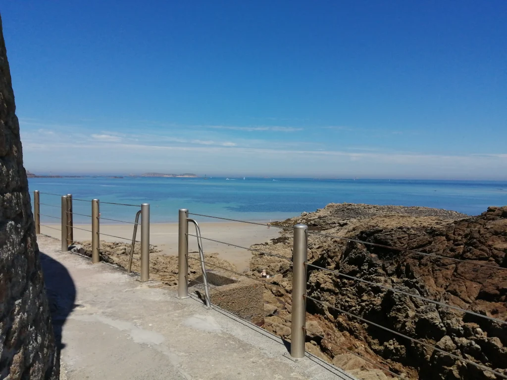 chemin de ronde de la malouine