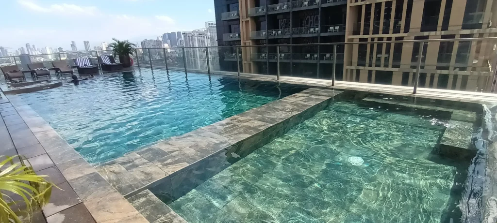 philippines piscine aprem Piscine rooftop hotel Manille aux Philippines