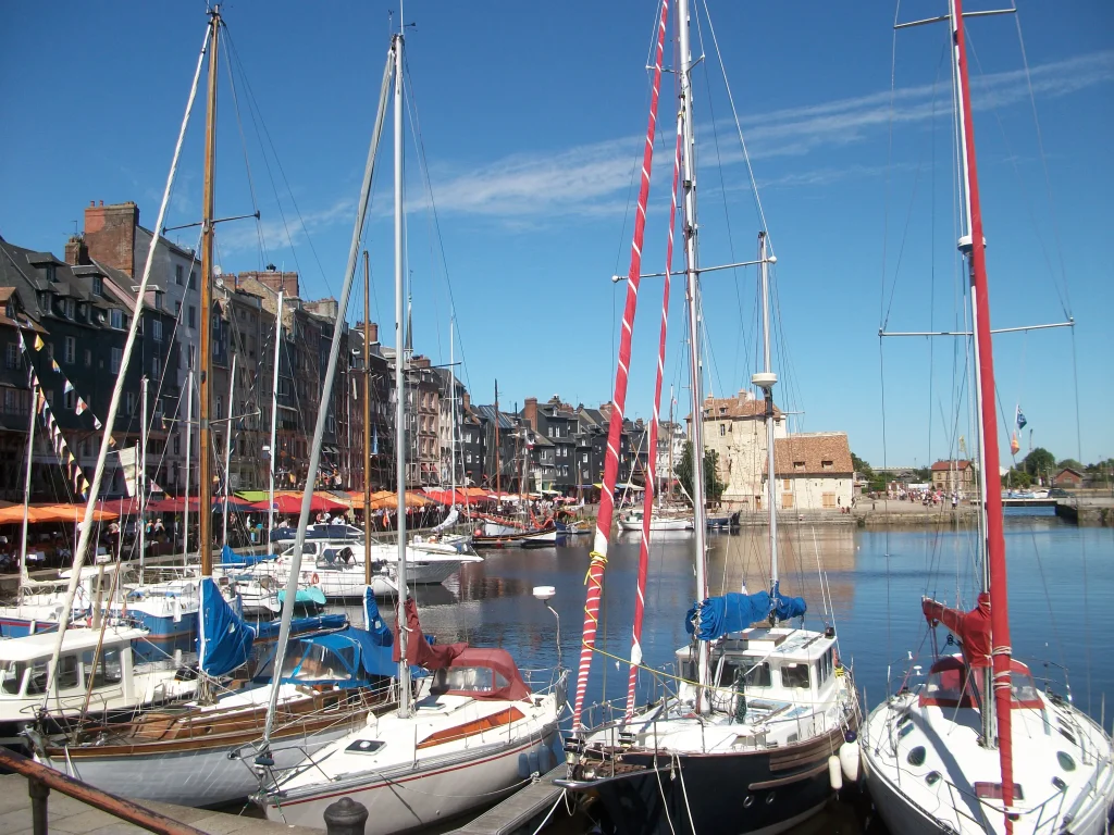 Bateaux sur le Port de Honfleur en Normandie