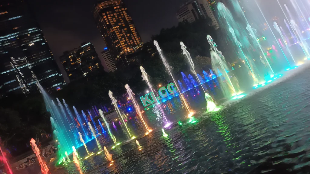 Spectacle au Lake Symphony du KLCC PARK à Kuala Lumpur