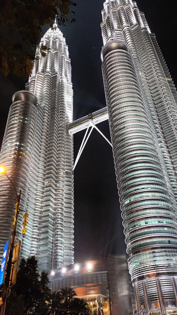 tours petronas kl Découvrir la Malaisie en allant voir les Tours Petronas de Kuala Lumpur