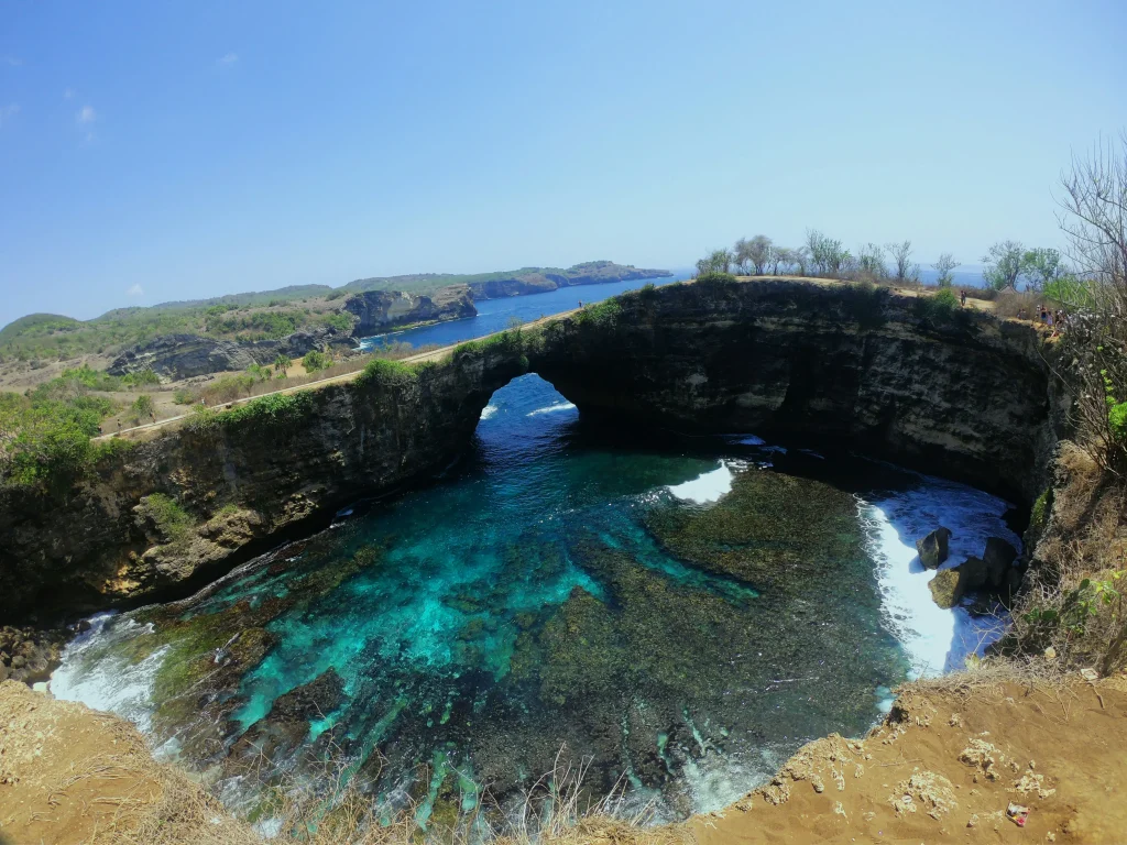 Broken Beach, plage emblématique de Nusa Penida en Indonésie