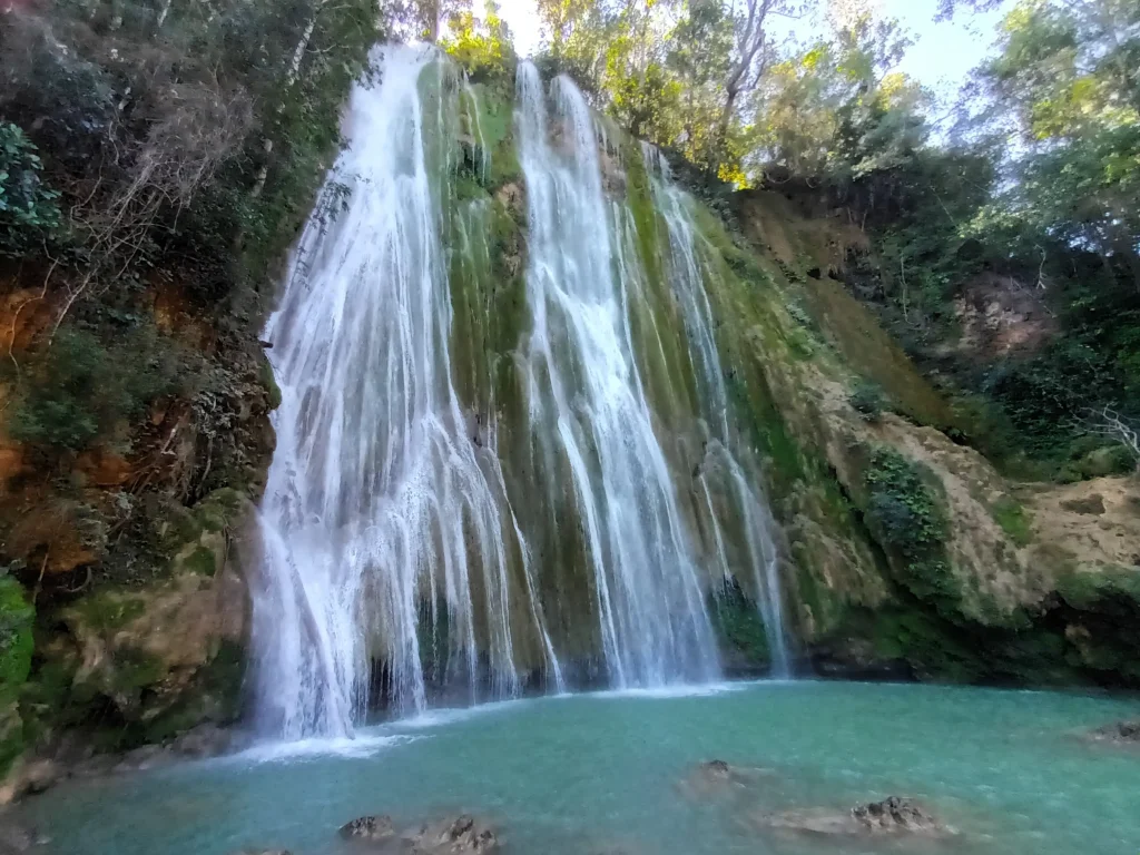 Cascade El Limon sur l'île de Samana