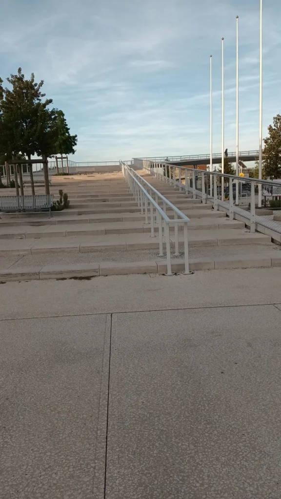 Escaliers de la gare de La Rochelle