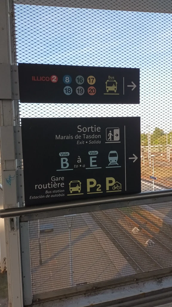 Panneau de la Gare de La Rochelle