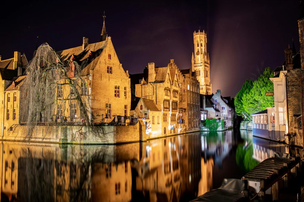 Canaux de Bruges la Nuit